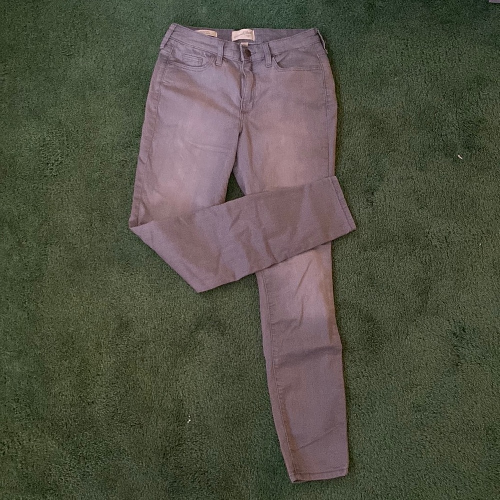 Grey Universal Thread skinny jeans. Size 4/27R